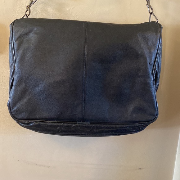 GUC. Business/travel, carrying black, faux, leather briefcase. - Picture 8 of 16